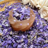 Vente en gros de graviers de guérison en cristal de dragon violet pierre de charoite pour la décoration