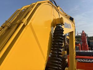Potente y productiva excavadora hidráulica Doosan DX300 usada, perfecta para cargar camiones de gran tonelaje. - Product Image 3