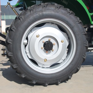 Tracteur robuste 100 CV 4x4 avec transmission 8+2 et direction hydraulique - Product Image 4