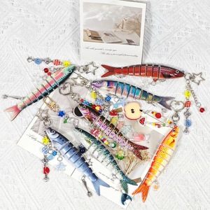 Porte-clés créatif en forme de poisson segmenté avec breloques étoile et cœur, pendentif de sac à dos et cordon de téléphone mignon style appât de pêche - Product Image 6
