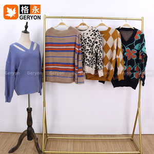 Geryon Vintage Secondhand Winter Pullover Sweaters Bulk Mixed Thrifted Cashmere <span class=keywords><strong>Jumper</strong></span> Ukay Ukay Ukay Used Clothes Balles - Product Image 1