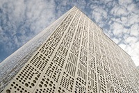 Murs rideaux perforés en acier et en aluminium à motif personnalisé Façades extérieures pour écoles et hôtels Revêtement mural à panneaux