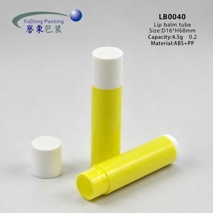 Tube de <span class=keywords><strong>soin</strong></span> des <span class=keywords><strong>lèvres</strong></span> 4,5 g avec logo personnalisé, design jaune vibrant, conteneur durable en plastique pour baume à <span class=keywords><strong>lèvres</strong></span>, idéal pour les marques de beauté bio et les promotions - Product Image 1