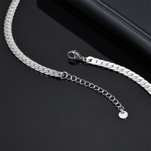 Cuban Link Chain Hip-hop Punk Clavicle Chain Luxury <b>Collar</b> Jewelry 6MM Fashion Men Cuban Chain Necklace - Product Image 3