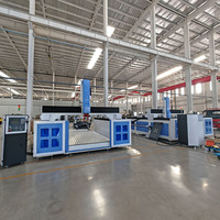 Machine de fraisage CNC 5 axes avec alimentation 380V 360 °   Broche rotative pour divers modèles, prototypes et usinage de moules haut de gamme