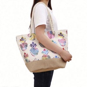 Bolso de Hombro para Mujer con Diseño de Piña y Estampado Dorado, Plegable, para Compras o Playa - Product Image 2