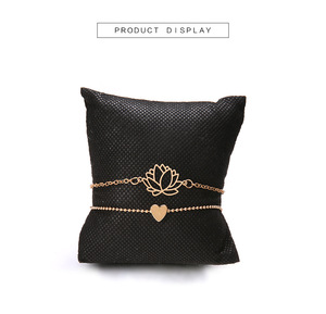 2025 nouvelle personnalité féminine Simple creux <span class=keywords><strong>Lotus</strong></span> <span class=keywords><strong>coeur</strong></span> <span class=keywords><strong>Bracelet</strong></span> main ornements 2 ensembles de <span class=keywords><strong>Bracelet</strong></span> <span class=keywords><strong>femme</strong></span> en gros - Product Image 6