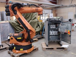 KR180 (2000) Bodenroboter 800520, Hochleistungsroboter mit <span class=keywords><strong>wKR</strong></span> C2-Steuerung - Product Image 1
