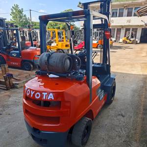 Montacargas Usado de Gas LP Hidráulico a Bajo Precio, 2.5 Toneladas, 3 Toneladas, Montacargas Usado de Gasolina Toyota - Product Image 4