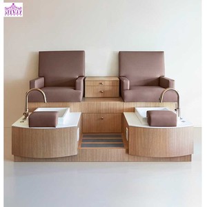 Offre Spéciale de luxe touffeté <span class=keywords><strong>en</strong></span> cuir pied <span class=keywords><strong>Spa</strong></span> pédicure chaise banc Base <span class=keywords><strong>en</strong></span> <span class=keywords><strong>bois</strong></span> Double station de pédicure <span class=keywords><strong>à</strong></span> <span class=keywords><strong>vendre</strong></span> - Product Image 1