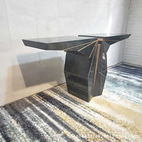 Table console contemporaine de luxe de haute qualité en marbre noir royal texturé or, fabriquée à la main pour la maison, l'hôtel, le couloir, le salon