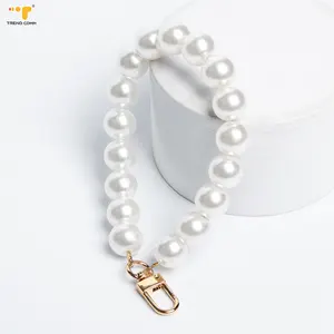 China Manufacture Fashionable Pearl Beads Chain Lanyard Phone Case With Two Holes For Strap For iPhone 13