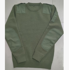 เสื้อสเวตเตอร์ถักสีเขียว OD รุ่น DF18 พร้อมแผ่นปะบริเวณไหล่และข้อศอก สวมใส่สบายทุกฤดู ดีไซน์ทนทาน รับผลิตแบบ OEM ODM เสื้อสเวตเตอร์แบบปะ - Product Image 1