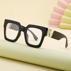 Lunettes de soleil carrées pour femmes Valentino, monture noire en PC, protection UV400, classe 2, design quadrilatère - Product Image 2