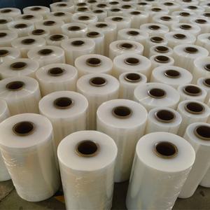 ฟิล์มพลาสติกห่อพาเลทสำหรับโรงงานขายส่ง ฟิล์มห่อพลาสติก 80 เกจ 40 กก. ฟิล์มยืดใส LLDPE ม้วนจัมโบ้ - Product Image 3