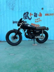 Petite <span class=keywords><strong>moto</strong></span> rétro de performance de 200 cm3 avec freins à disque avant et arrière - Product Image 3