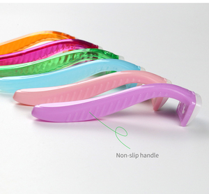 มีดโ<span class=keywords><strong>ก</strong></span>นแบบใช้แล้วทิ้ง ใบมีดเดี่ยว สีชมพู สำหรับโกนขนบิกินี่ พร้อมหวีสำหรับผู้หญิง - Product Image 5