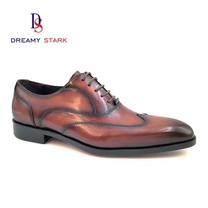 Chaussures en cuir vieilli faites à la main, couleur marron rétro, à lacets, avec une touche d'élégance professionnelle raffinée - Product Image 1