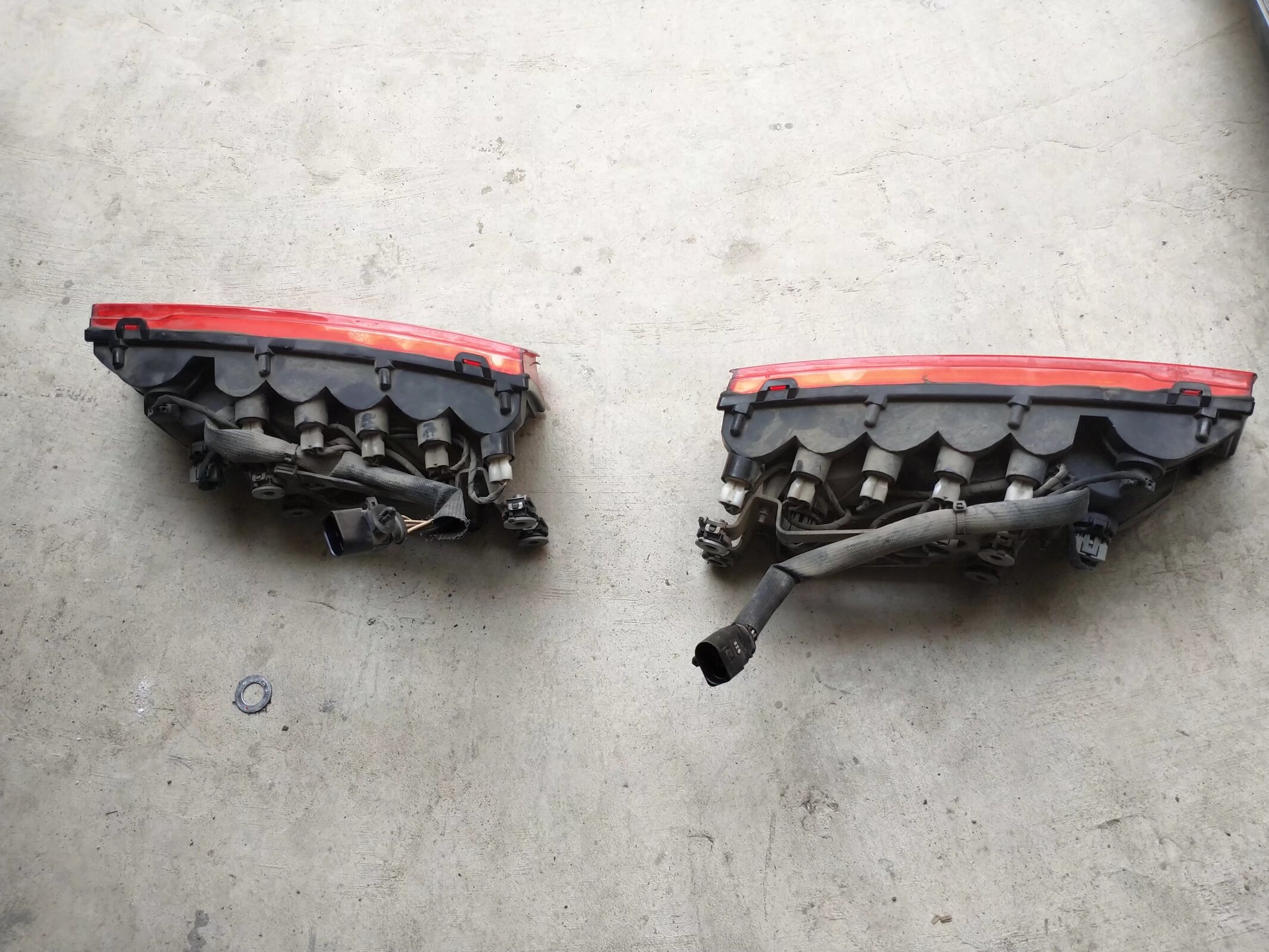 ランボルギーニ ガヤルド 純正 中古テールライト OEM 400945095