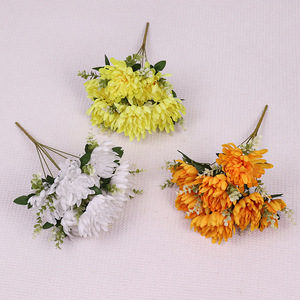 Bouquet de 7 chrysanthèmes artificiels en soie pour le festival Qingming et le culte des ancêtres, vente en gros, commerce extérieur depuis la Chine - Product Image 3