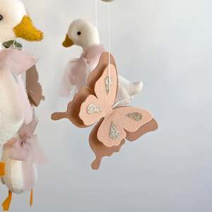 Mobile per <span class=keywords><strong>Culla</strong></span> Vintage con Anatre e Farfalle in Tessuto Bouclé, Decorazione Neutra per Cameretta - Product Image 2