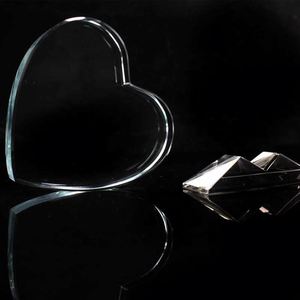 Trophée en cristal K9 fait main en forme de cœur, avec logo personnalisé et cadre photo numérique 3D, idéal pour les cadeaux d'anniversaire et de mariage – Direct Usine - Product Image 3