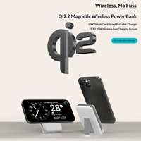 Benutzerdefiniertes Logo 25W 10000mAh Magnetische Kabellose Festkörper-Powerbank mit Eingebautem Kabel Schnellladeständer Tragbar 2-in-1 Schnellaufladung