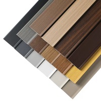 Plinthe SPC Moderne Personnalisée d'Usine, Écologique, Durable et Étanche pour Couloirs d'Hôtels et Hôpitaux
