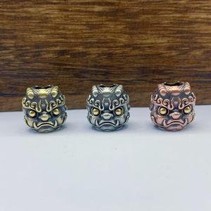 Pulsera de Cobre Puro con Cuentas y Colgante de Cuchillo Militar de Latón, Accesorio para Teléfono Móvil Pixiu - Fidget Spinners Metálicos Hechos a Mano - Product Image 1