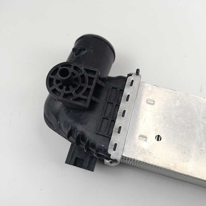 Intercooler 10100391 10910670 is suitable for ROEWE RX5| Alibaba.com