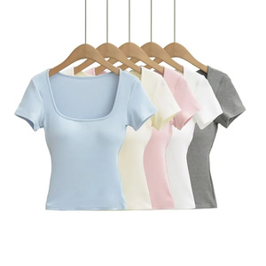 T-shirt <span class=keywords><strong>basic</strong></span> da donna con scollo rotondo, imbottitura sul petto, traspirante, elasticizzato in quattro direzioni, vestibilità slim, crop top estivo a tinta unita - Product Image 1