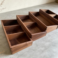 Boîte de rangement personnalisée en noyer noir, plateau de rangement à compartiments en bois massif, organisateur fait main, boîte à mortaises et tenons
