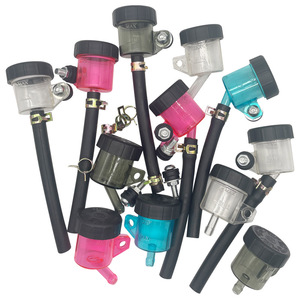 Réservoir d'huile de frein pour moto Mochi, gobelet à huile coloré transparent pour pièces de modification de véhicules tout-terrain - Product Image 2