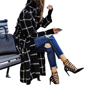 Manteau long ceinturé à carreaux noirs pour femme, style windowpane, en mélange de laine doux, idéal pour l'automne et l'hiver - Product Image 1
