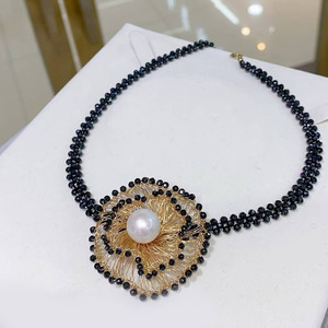 Collar Tejido a Mano en Oro de 14K, Perla Edison de Alto Brillo de 11-12mm con Espinela Negra, Cadena de Cuello Elegante para Mujer - Product Image 1