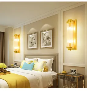 מודרני יוקרה מלון המיטה זהב שכבה כפולה נורדי תאורת זהב פמוט מקורה ארוך רצועת Led קריסטל מנורות קיר