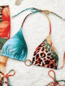 Conjunto de bikini de 3 piezas para mujer con estampado floral tropical y de leopardo, top halter triangular, tanga y falda maxi de malla para playa, de secado rápido - Product Image 4