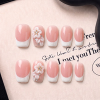 Date Night French 2.0 Square Curve Faux Ongles en Acrylique PMMA Faits Main à Coller Couverture Complète Luxe Léger Réutilisables 10 Pièces