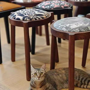 เก้าอี้ทานข้าวไม้เนื้อแข็งสไตล์บ้านไร่โบราณ - ดีไซน์โบราณที่ทนทานสำหรับการใช้งานในบ้าน - Product Image 4