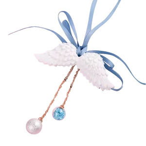 Umweltfreundlicher Rosa Engelsflügel Aroma-Diffusor für die Auto-Lüftung, Hängender Lufterfrischer für Zuhause aus ABS-Material und Aromagips - Product Image 5