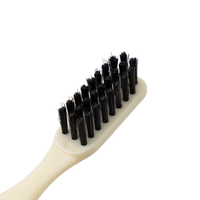 Nouvelle conception, brosse à dents manuelle en plastique pour adultes avec poignée confortable, poils souples en PBT, protection des gencives, fournie par le fabricant