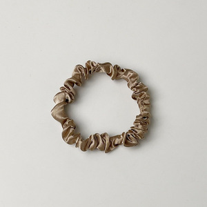 Groothandel Goedkope Europese Stijl Satijn Haar <span class=keywords><strong>Scrunchies</strong></span> Vrouwelijke Elastische Zijden Haarband Stijlvolle Paardenstaart Houder Voor Meisjes Effen Kleur - Product Image 3