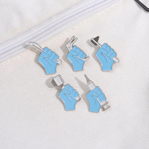 5 stil toptan stok tıbbi broş Metal el sanatları Pin şırınga tıbbi aksesuarlar yumuşak emaye broş - Product Image 5