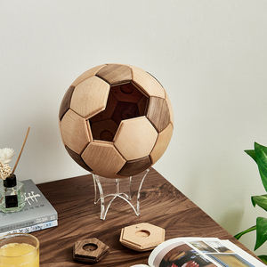 Ornement de ballon de football en noyer fait à la main, jouet de puzzle en bois massif à mortaise et tenon pour cadeau d'enfant - Product Image 3