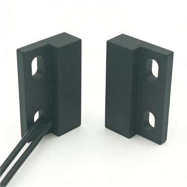 High Sensitivity Non Contact Square Magnetic Sensor RZMC Series 30V DC 10mm Sensing Distance IP67 Rated Outdoor Use LED Display