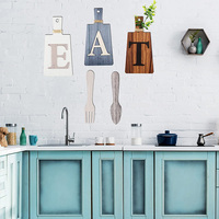 Ensemble d'enseignes murales rustiques en bois pour la cuisine : Planche à découper, fourchette et cuillère, avec inscription 'Eat'. Décoration artisanale pour la maison, couleur et taille personnalisables.