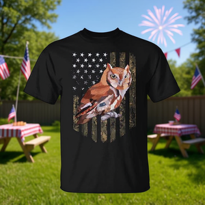 T-shirt con bandiera americana Eastern Screech Owl, design mimetico del 4 luglio - Product Image 3