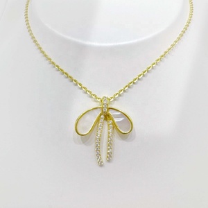 Collar delicado de plata 925 con dijes superpuestos, chapado en oro coreano, con lazo, para niñas, ideal para la amistad o como regalo para mamá en verano. - Product Image 5