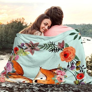 Couverture en flanelle motif renard de conte de fées, couverture de sieste, douillette, chaude, super douce pour lit, canapé, impression personnalisée - Product Image 1