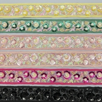 Bordure en dentelle guipure brodée 3D faite à la main avec fleurs en cristal et sequins en polyester pour vêtements et loisirs créatifs